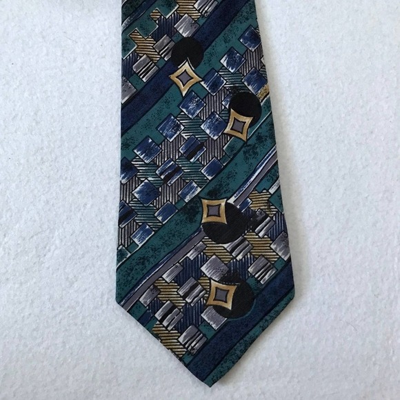 No Brand Graphic Tie OS - Picture 3 of 5